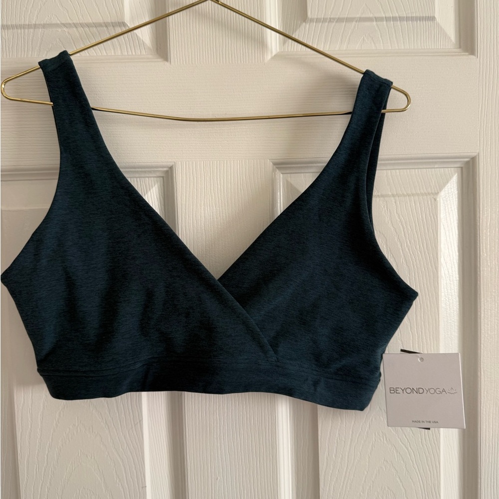 Beyond Yoga Women's  crossover spacedye bra dark spruce heather